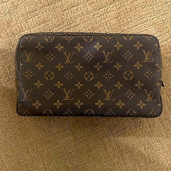 LV Monogram Trousse Toilette 28 - Picture 1 of 7